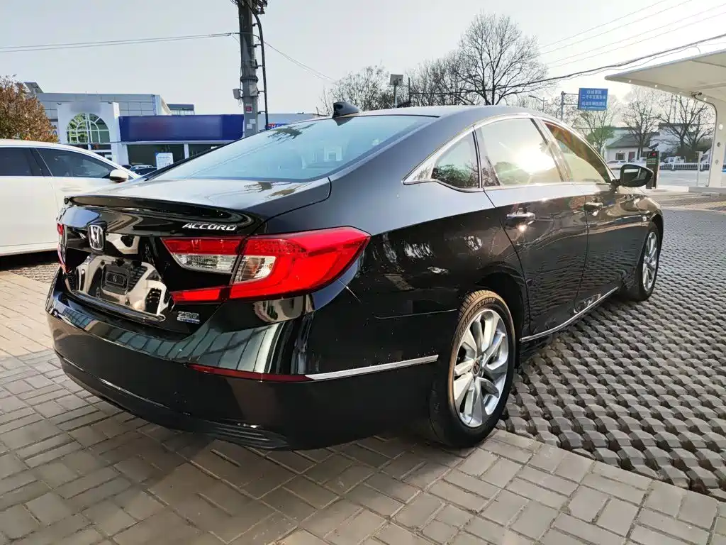 Honda Accord — фото 22