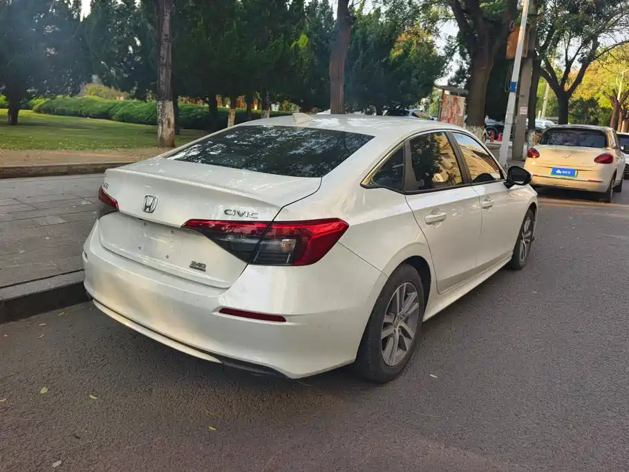Honda Civic — фото 3