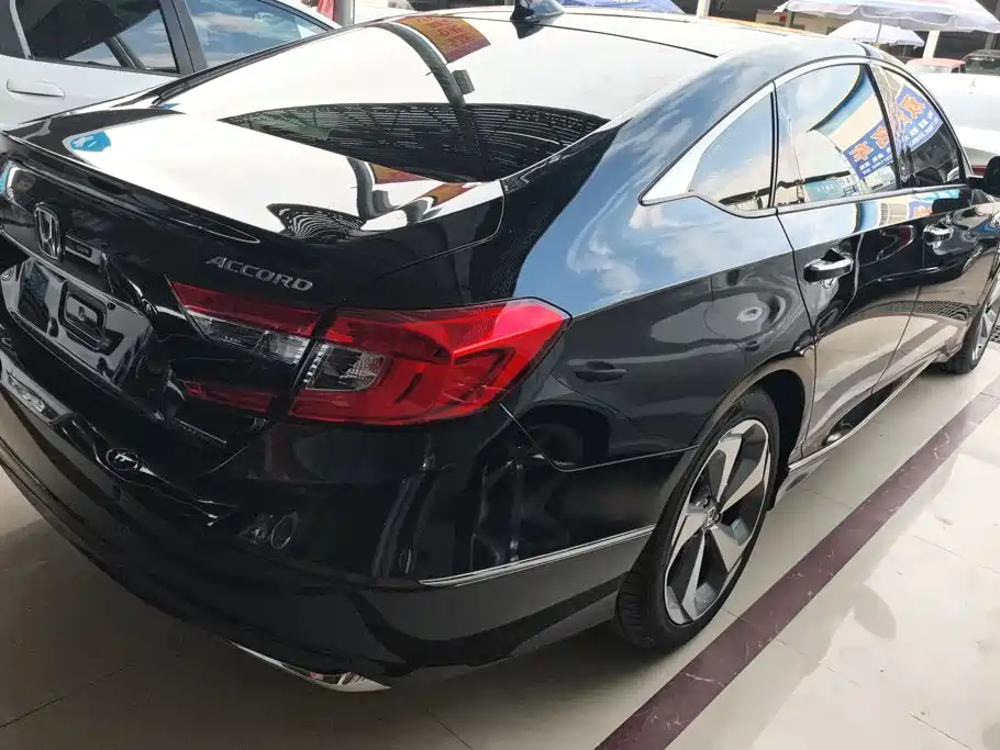Honda Accord — фото 3