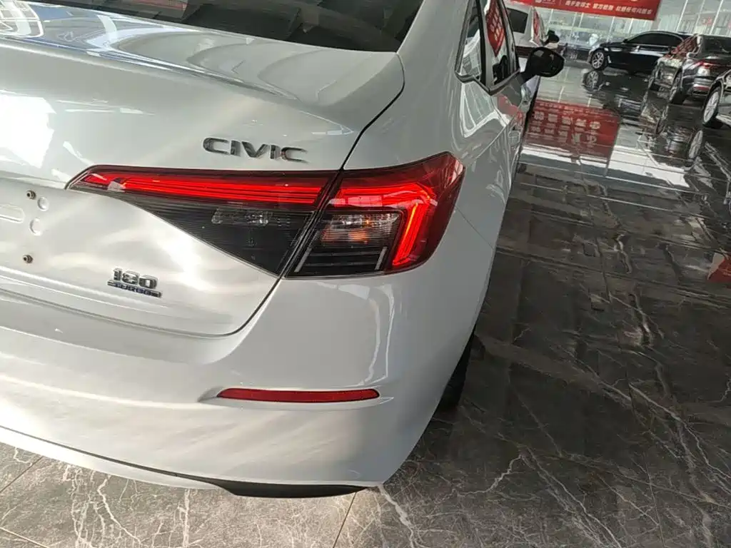 Honda Civic — фото 7