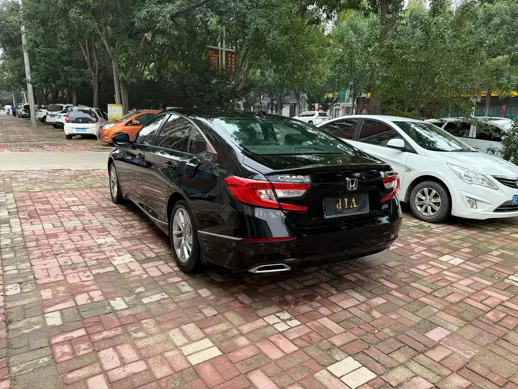 Honda Accord — фото 4