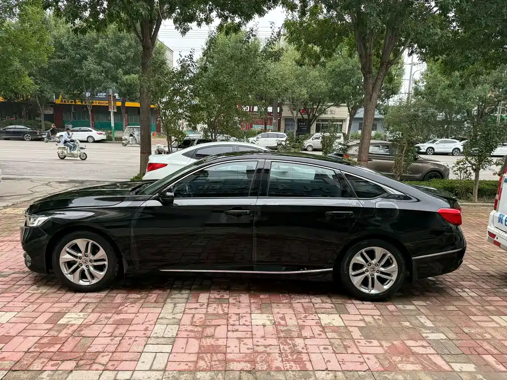Honda Accord — фото 5