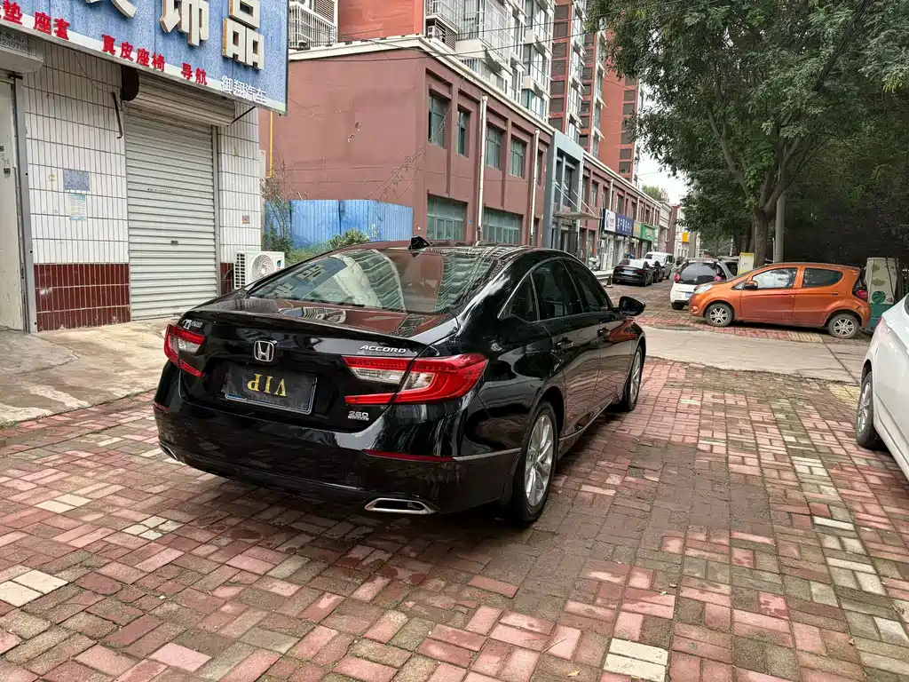 Honda Accord — фото 6