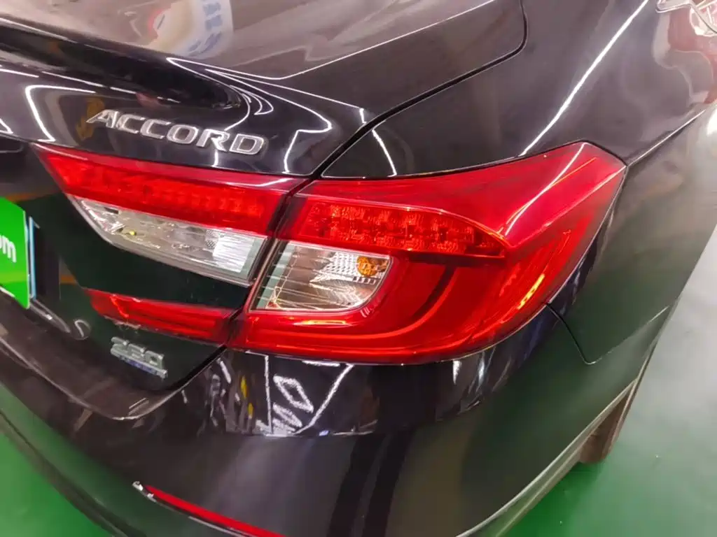 Honda Accord — фото 7