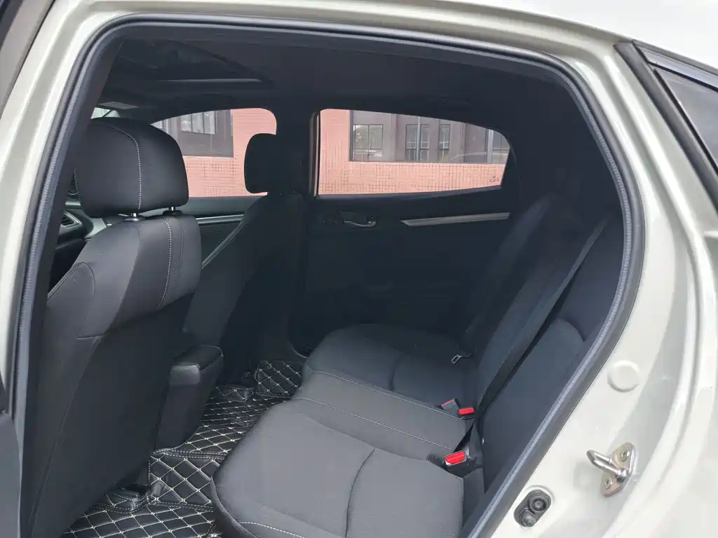 Honda Civic — фото 10