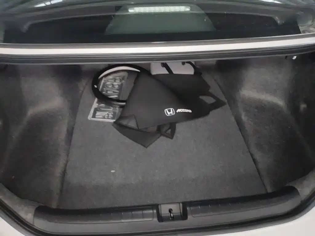 Honda Accord — фото 18