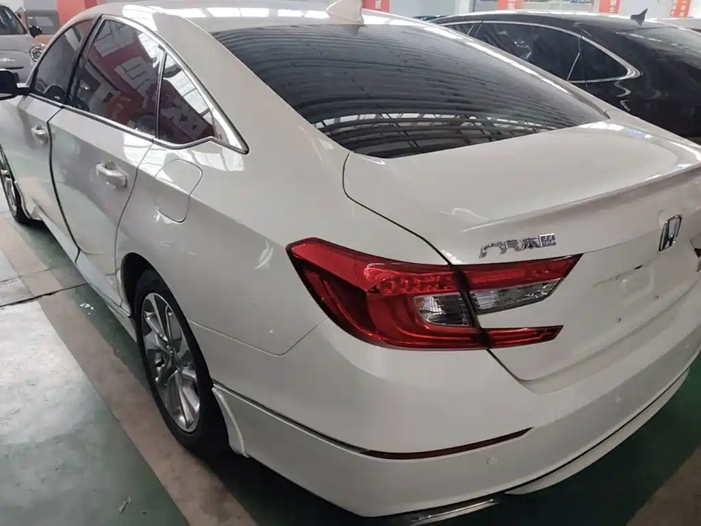 Honda Accord — фото 4