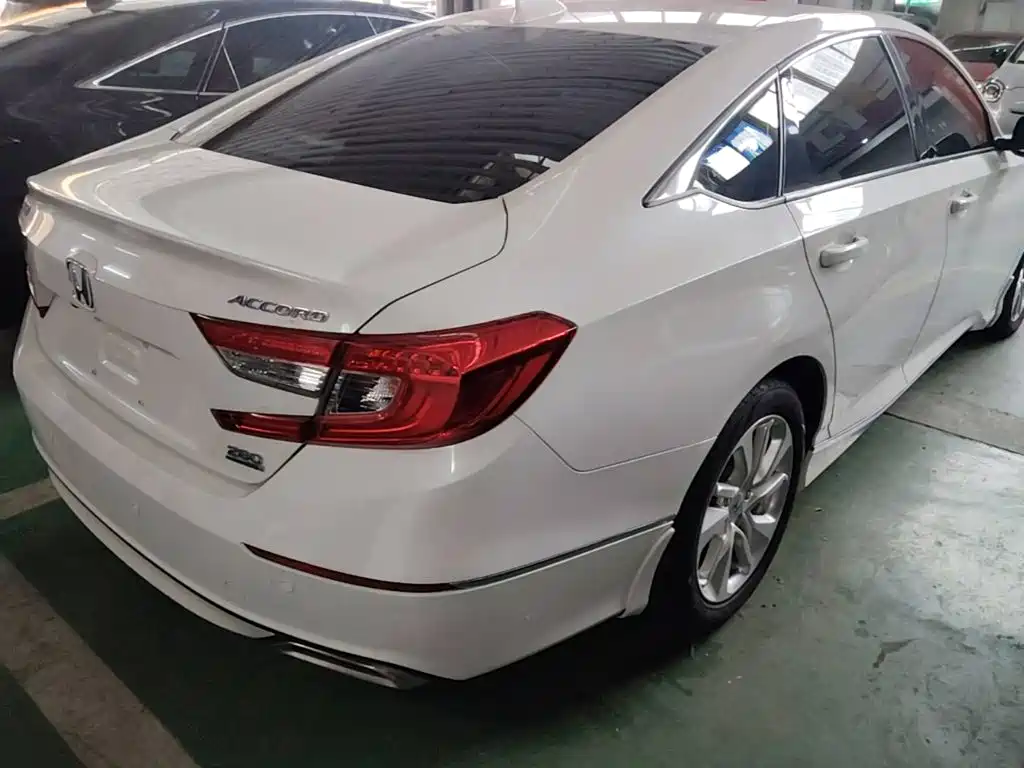 Honda Accord — фото 6