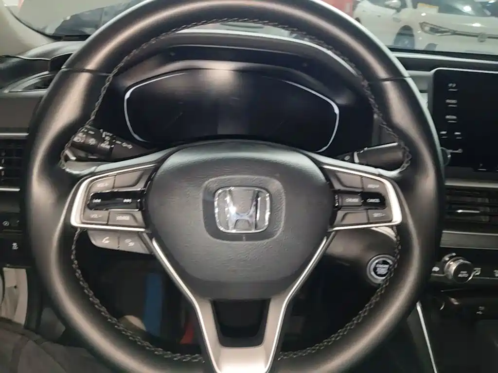 Honda Accord — фото 10