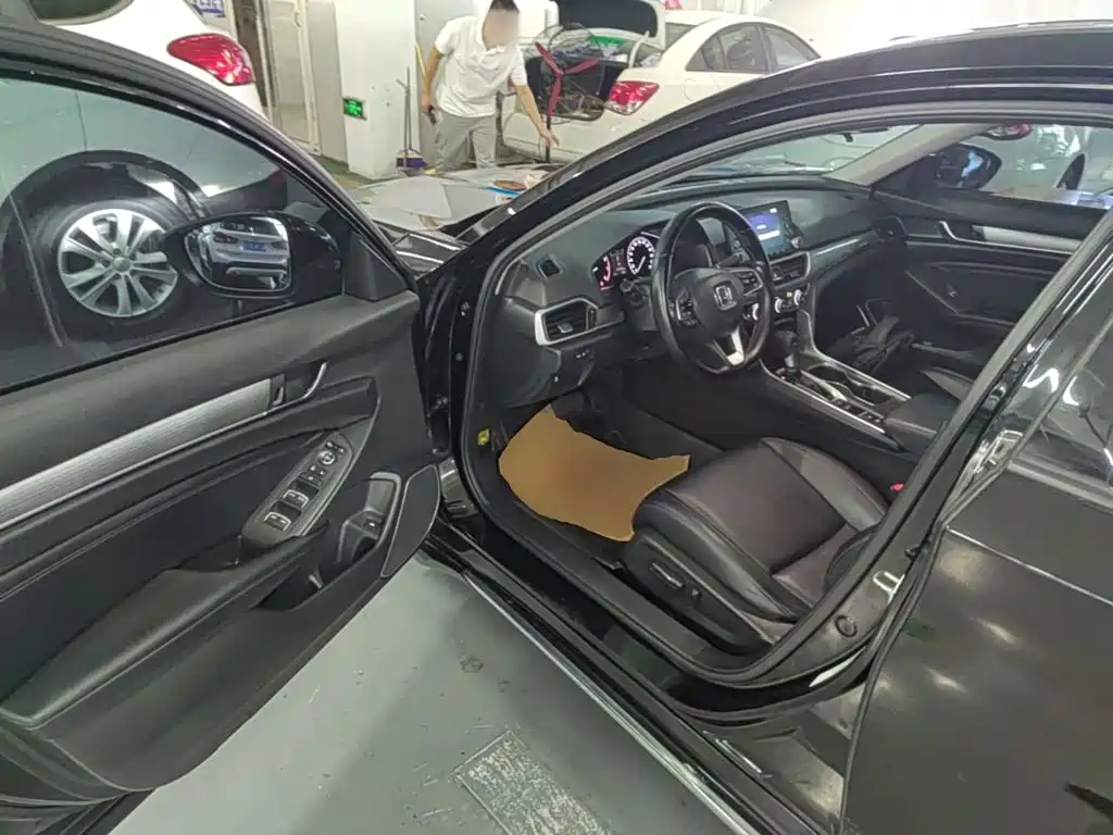 Honda Accord — фото 15