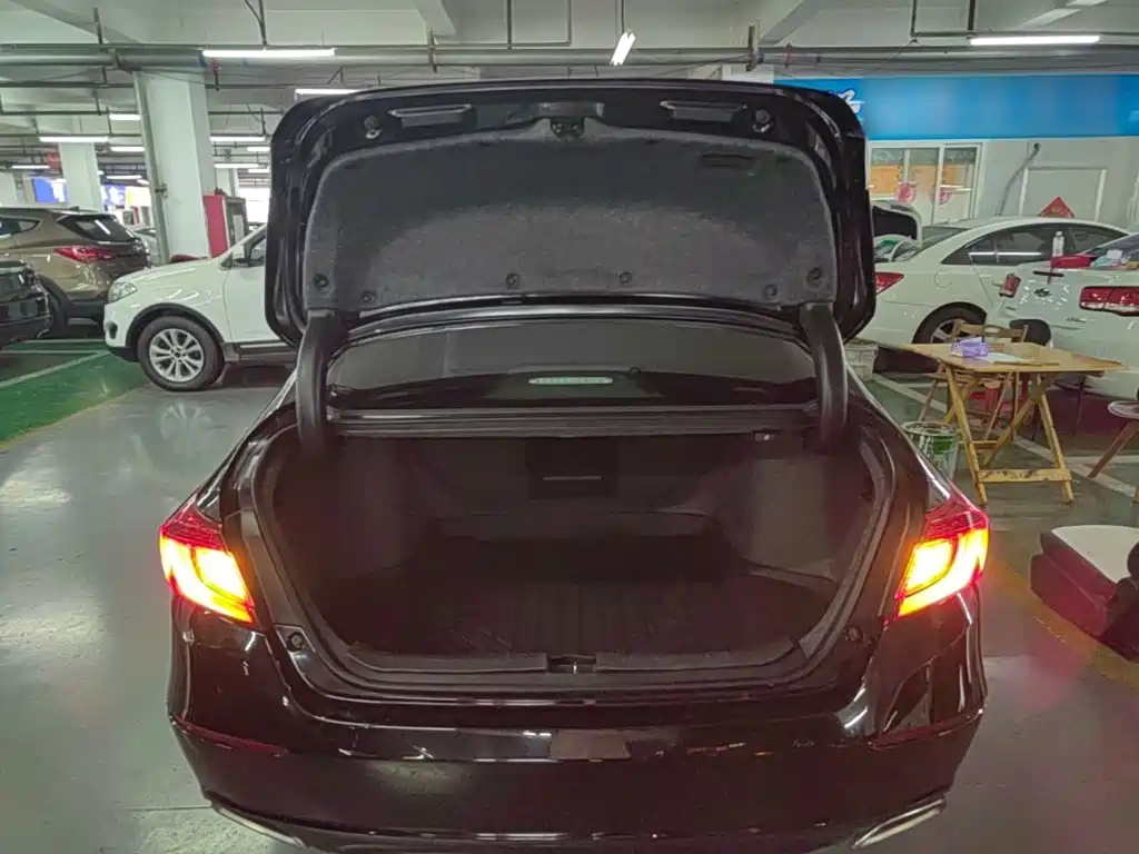 Honda Accord — фото 18