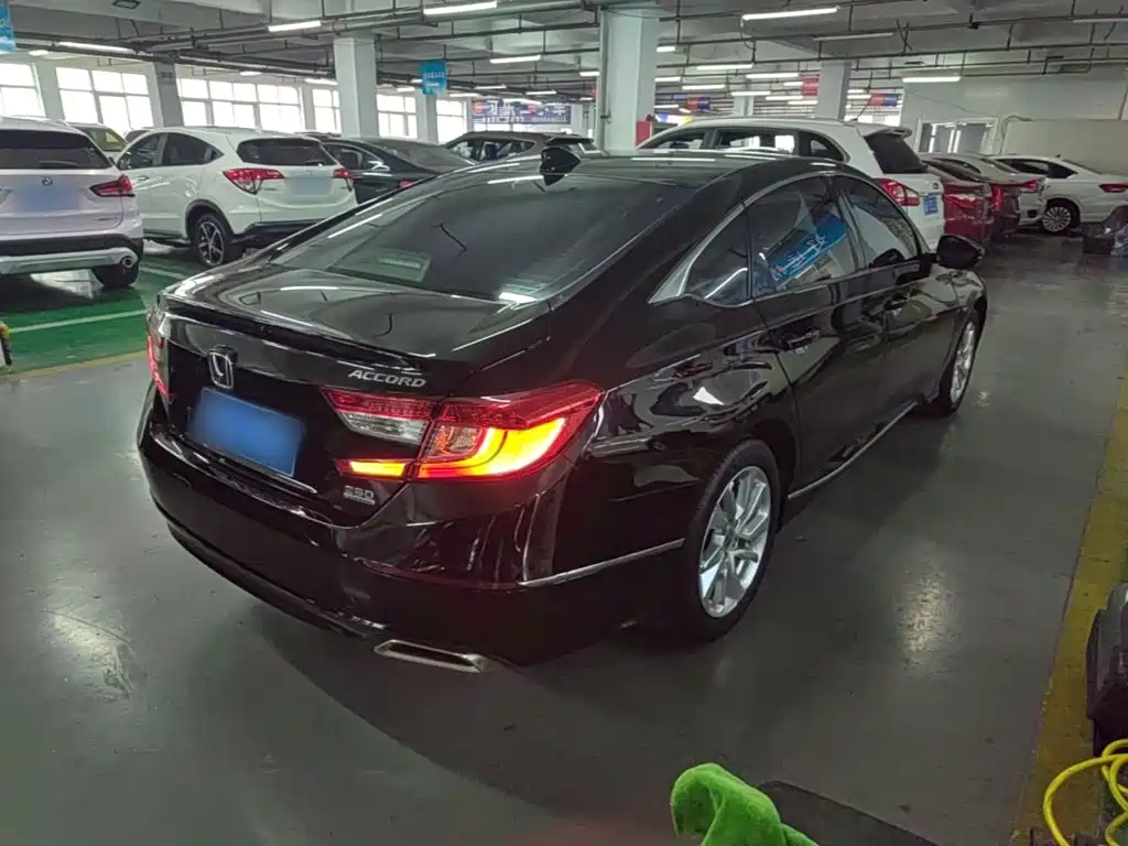 Honda Accord — фото 6