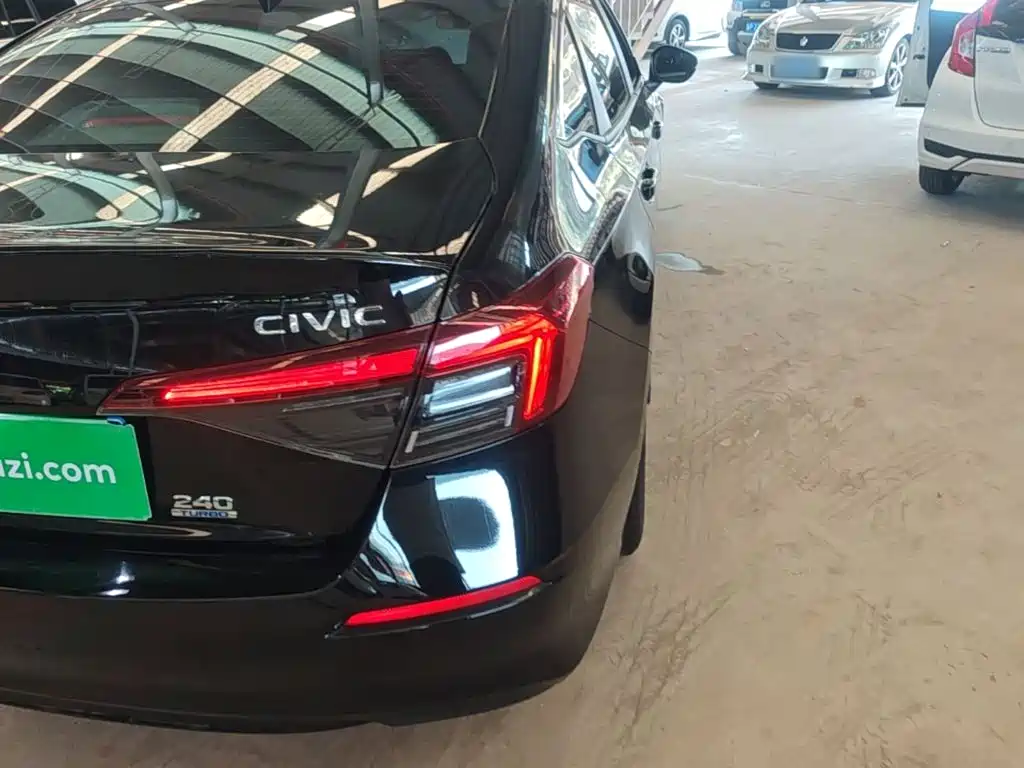 Honda Civic — фото 7