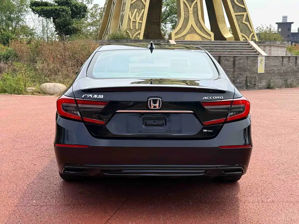 Honda Accord — фото 8