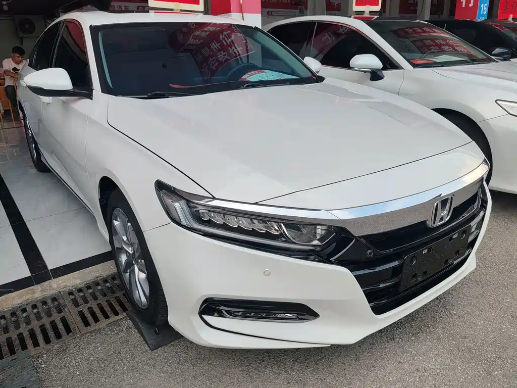 Honda Accord — фото 3