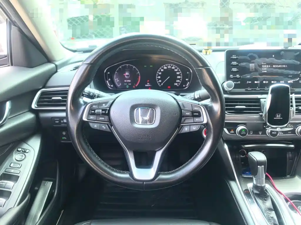Honda Accord — фото 11