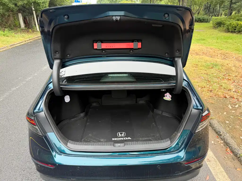 Honda Accord — фото 13
