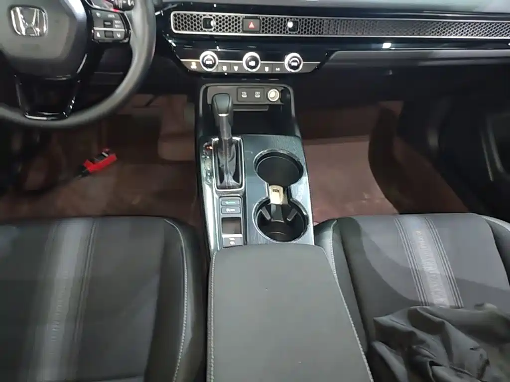 Honda Civic — фото 13