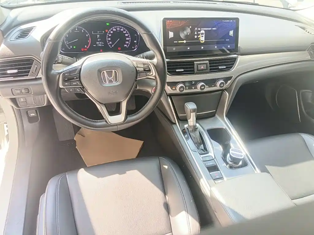 Honda Accord — фото 9