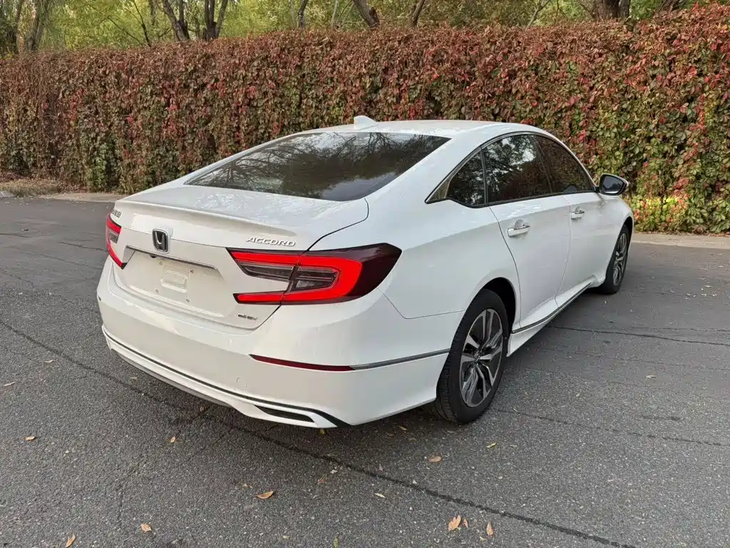 Honda Accord — фото 4