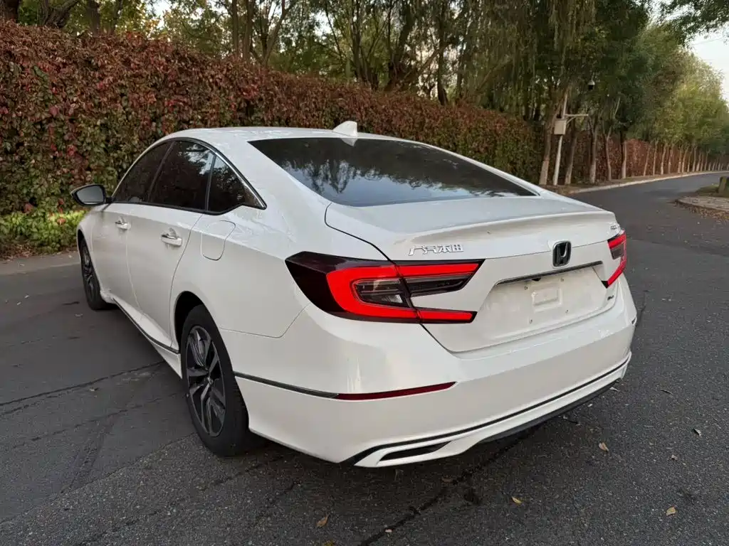 Honda Accord — фото 5