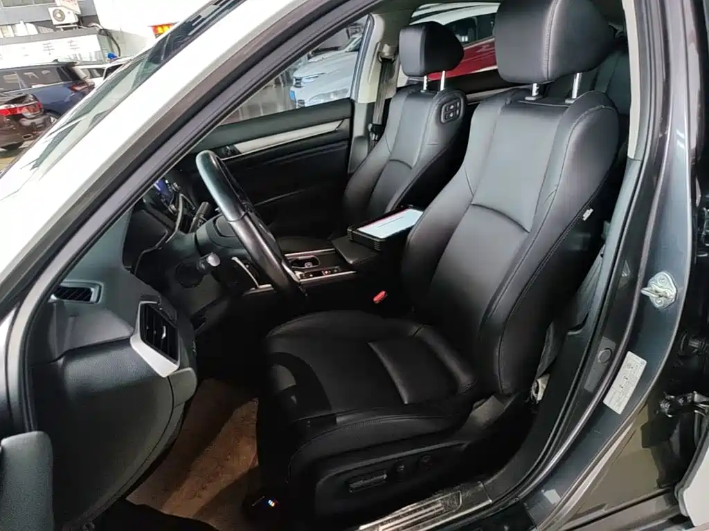 Honda Accord — фото 10