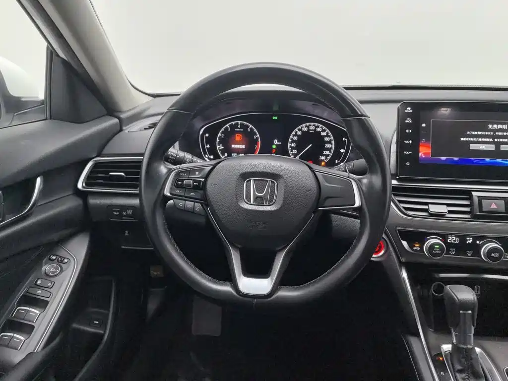 Honda Accord — фото 11