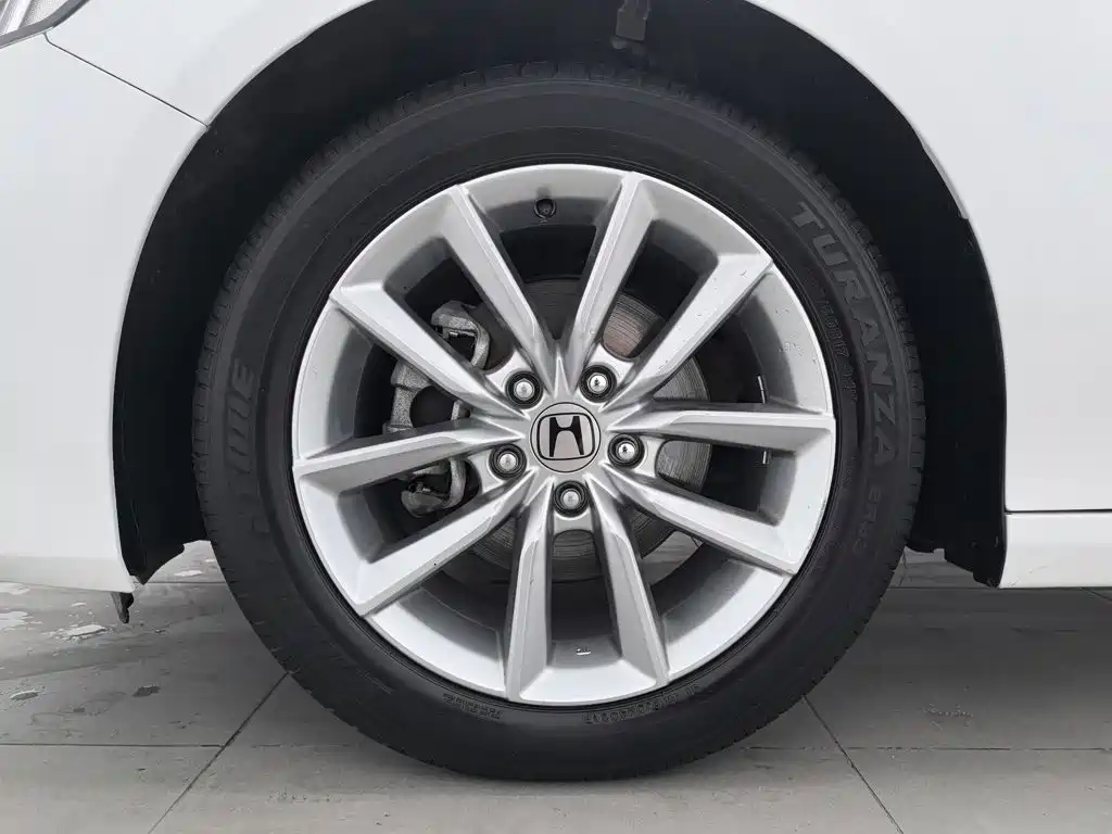 Honda Accord — фото 17