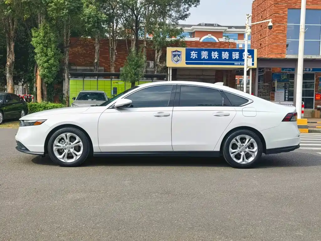 Honda Accord — фото 4