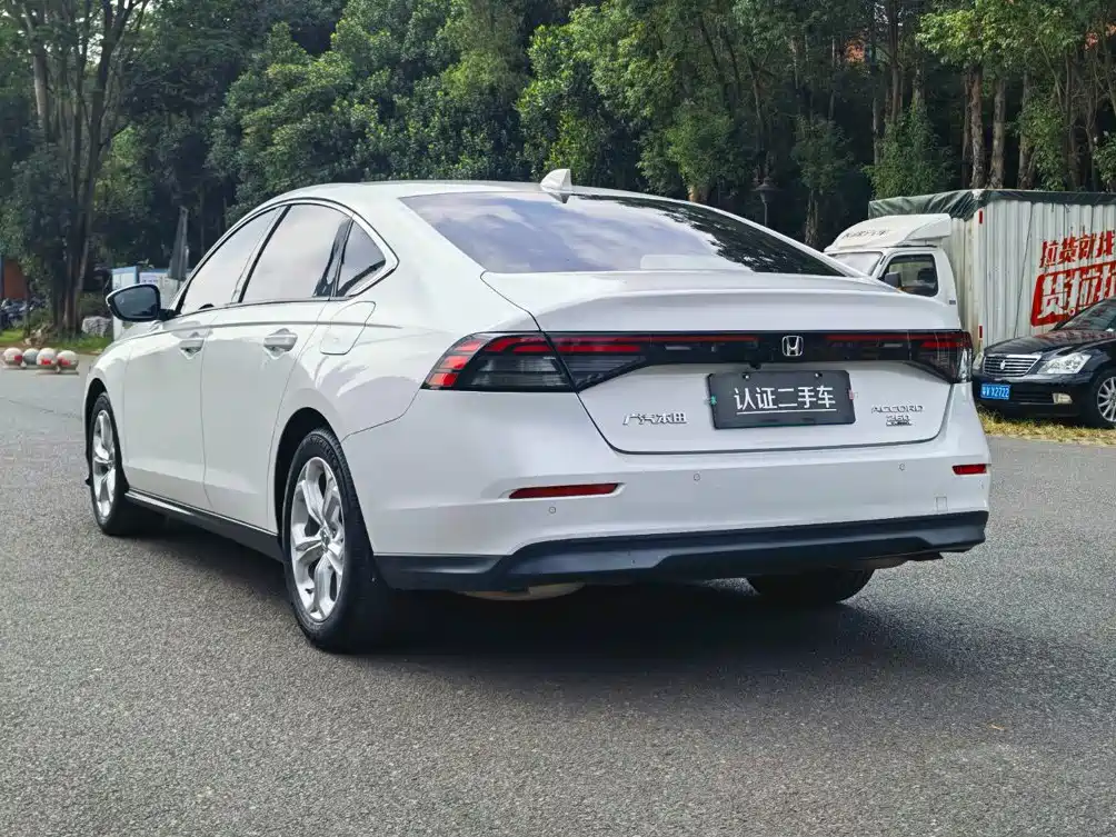 Honda Accord — фото 5