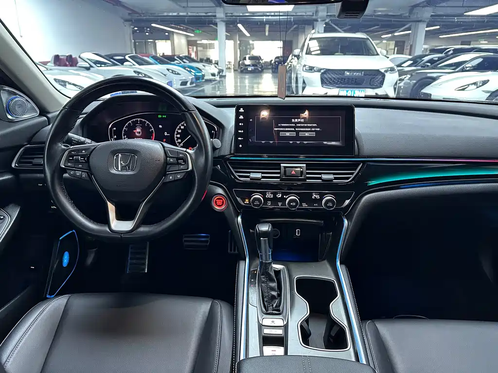 Honda Accord — фото 11