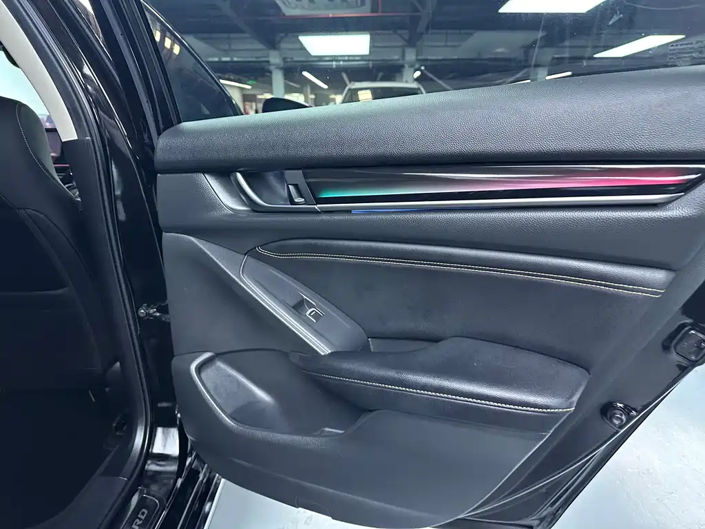 Honda Accord — фото 19
