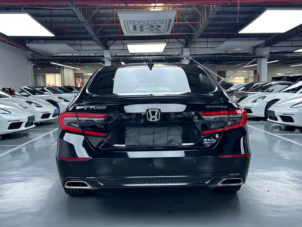 Honda Accord — фото 25