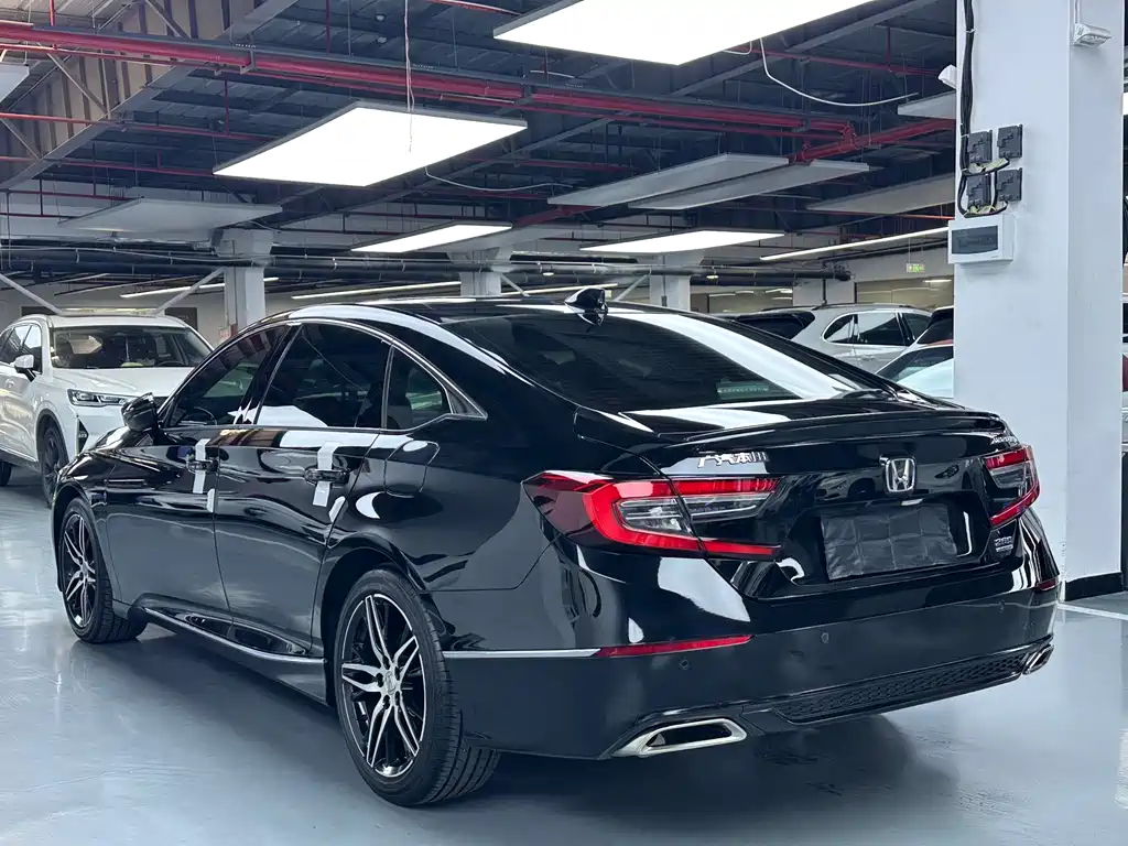 Honda Accord — фото 26