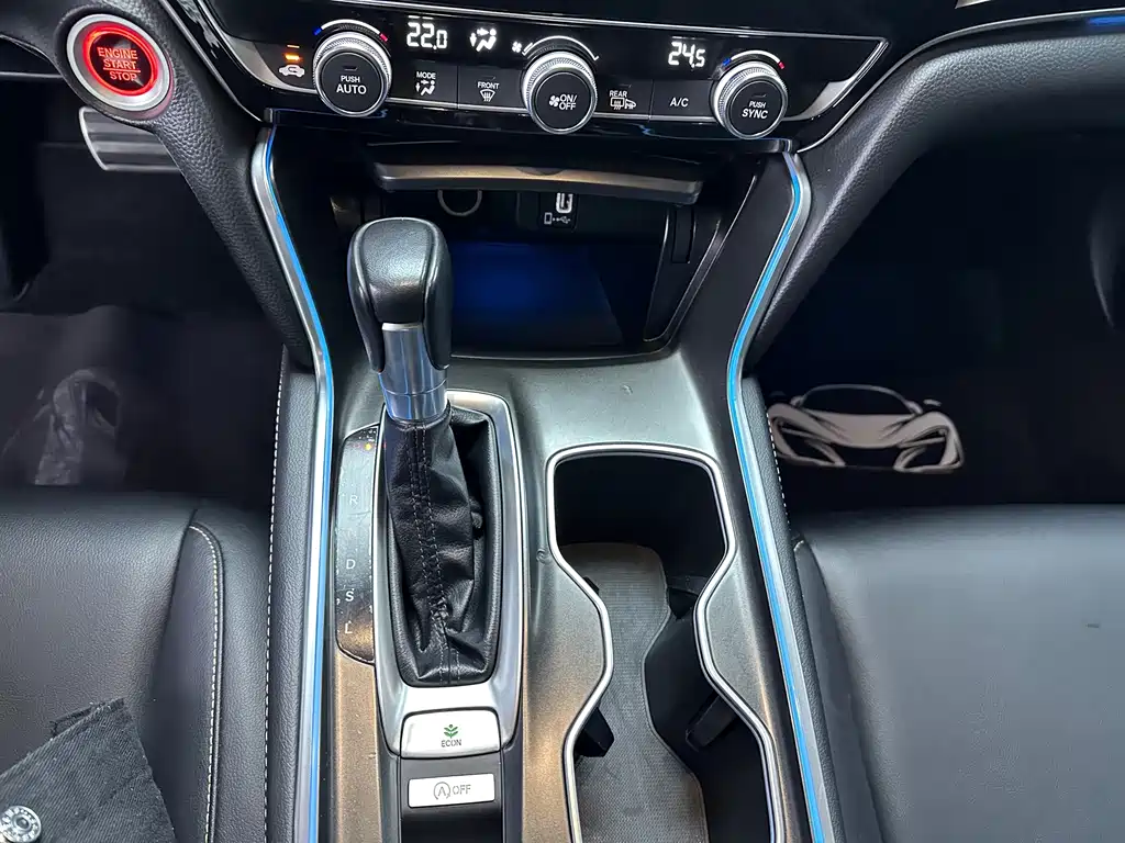 Honda Accord — фото 10