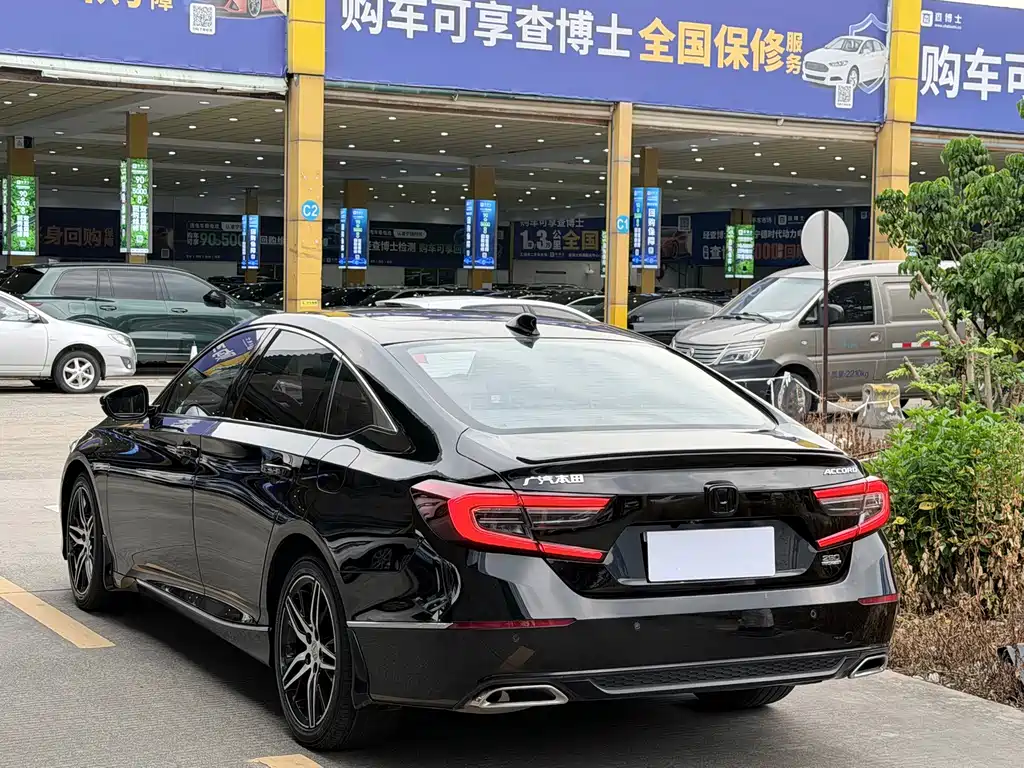 Honda Accord — фото 14