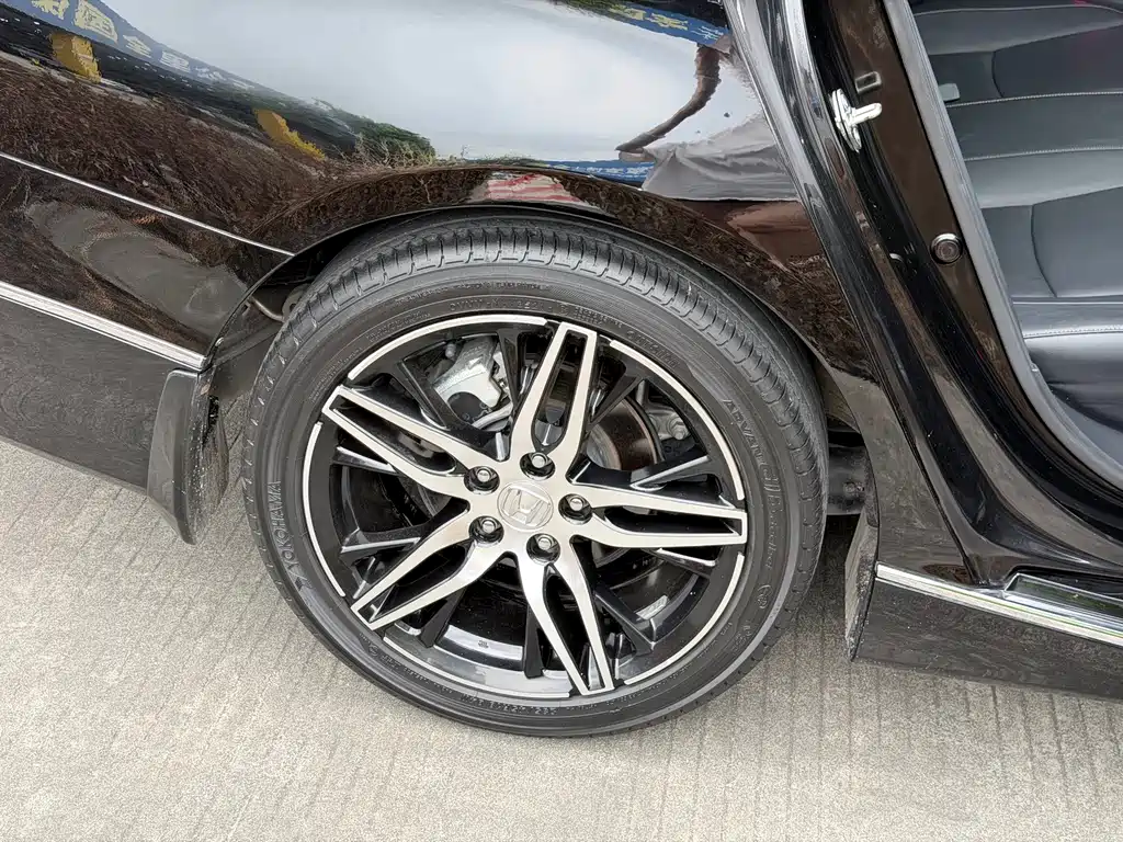Honda Accord — фото 15