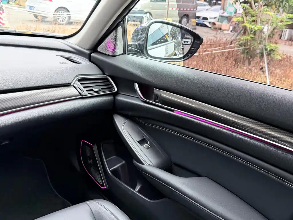 Honda Accord — фото 9