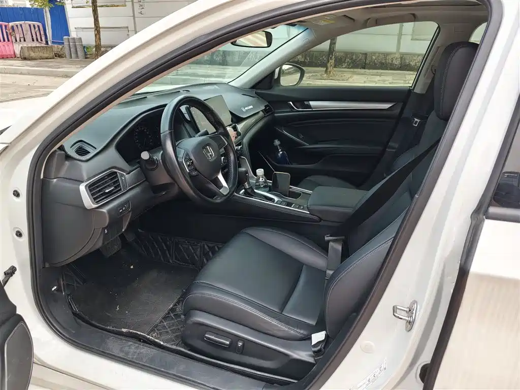 Honda Accord — фото 4