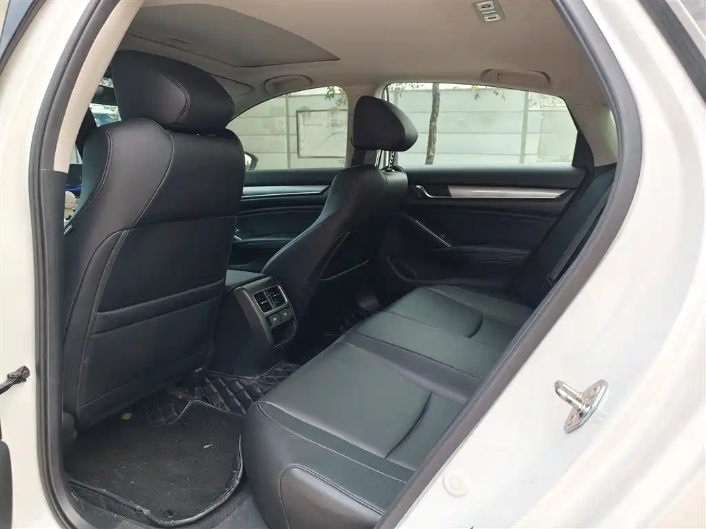 Honda Accord — фото 5