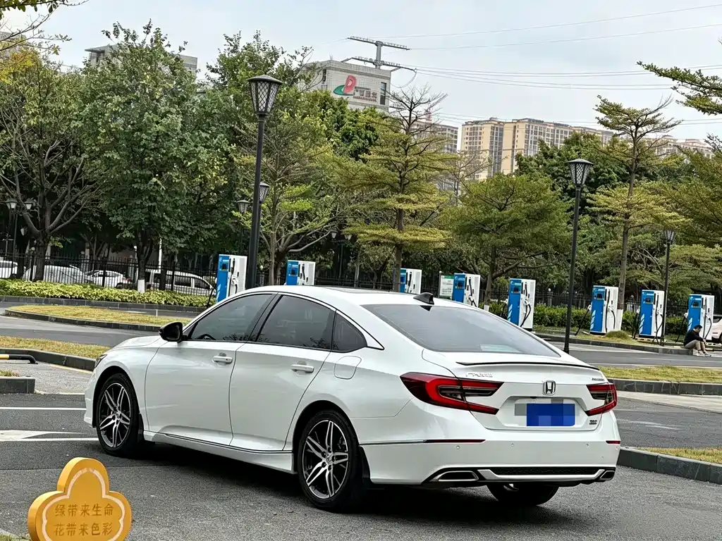 Honda Accord — фото 7