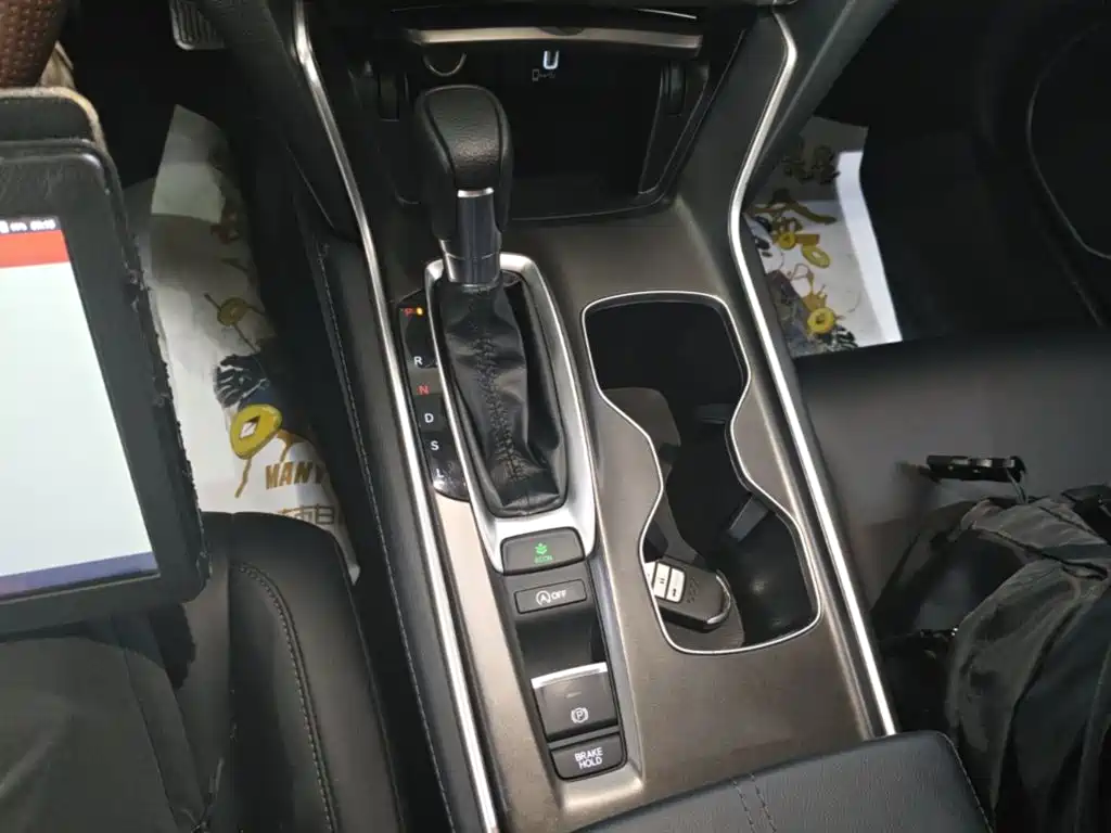 Honda Accord — фото 13