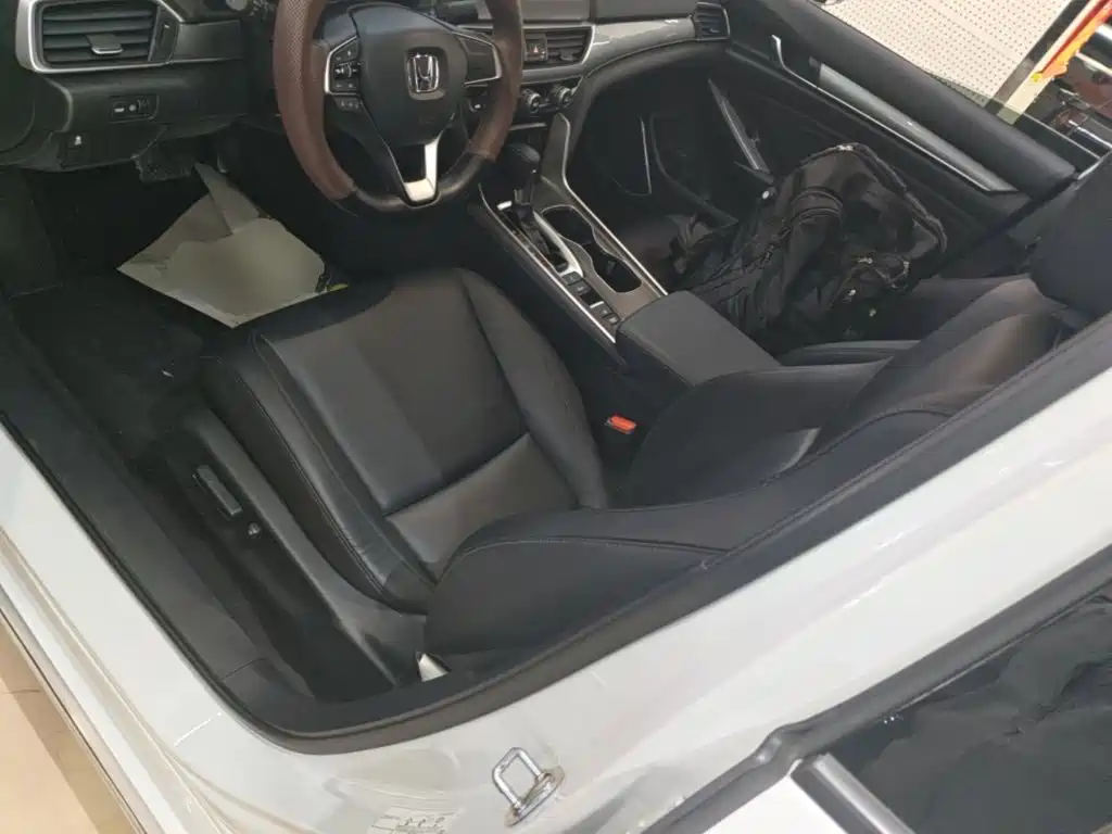 Honda Accord — фото 14
