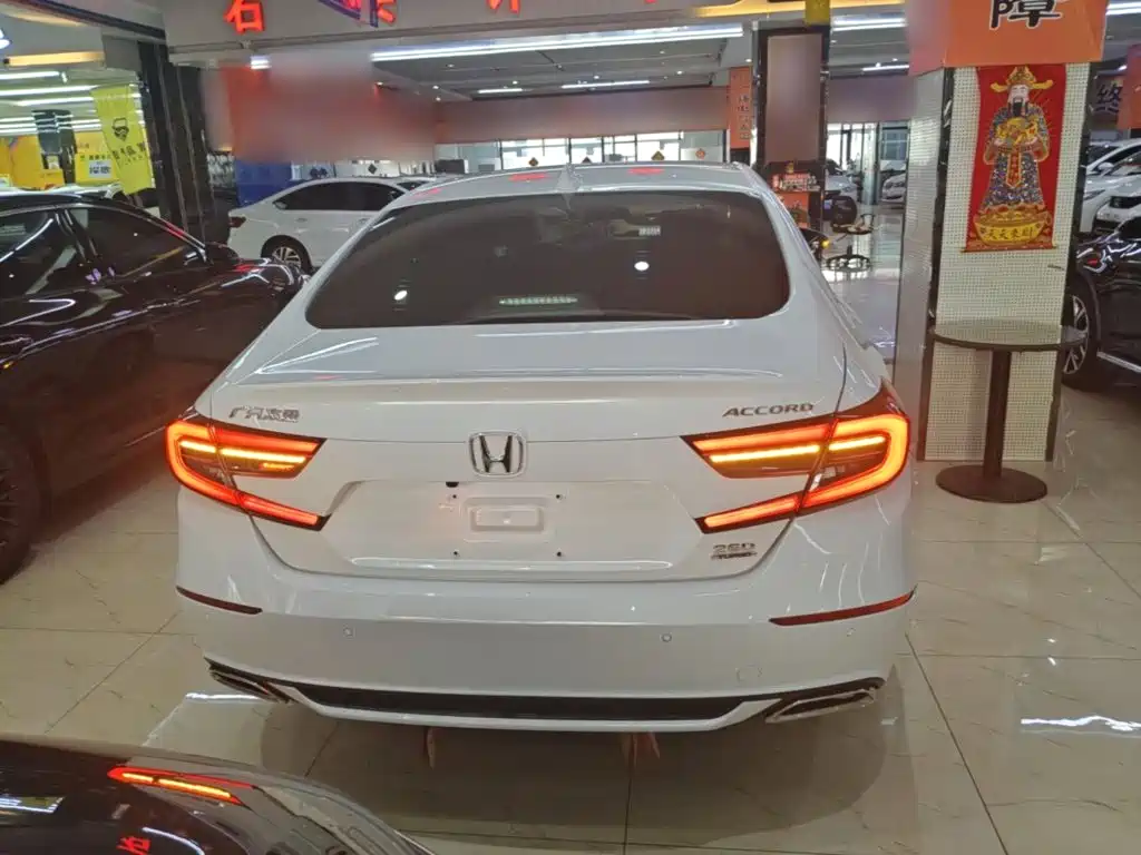 Honda Accord — фото 5