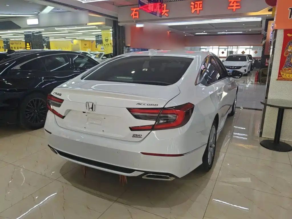 Honda Accord — фото 6
