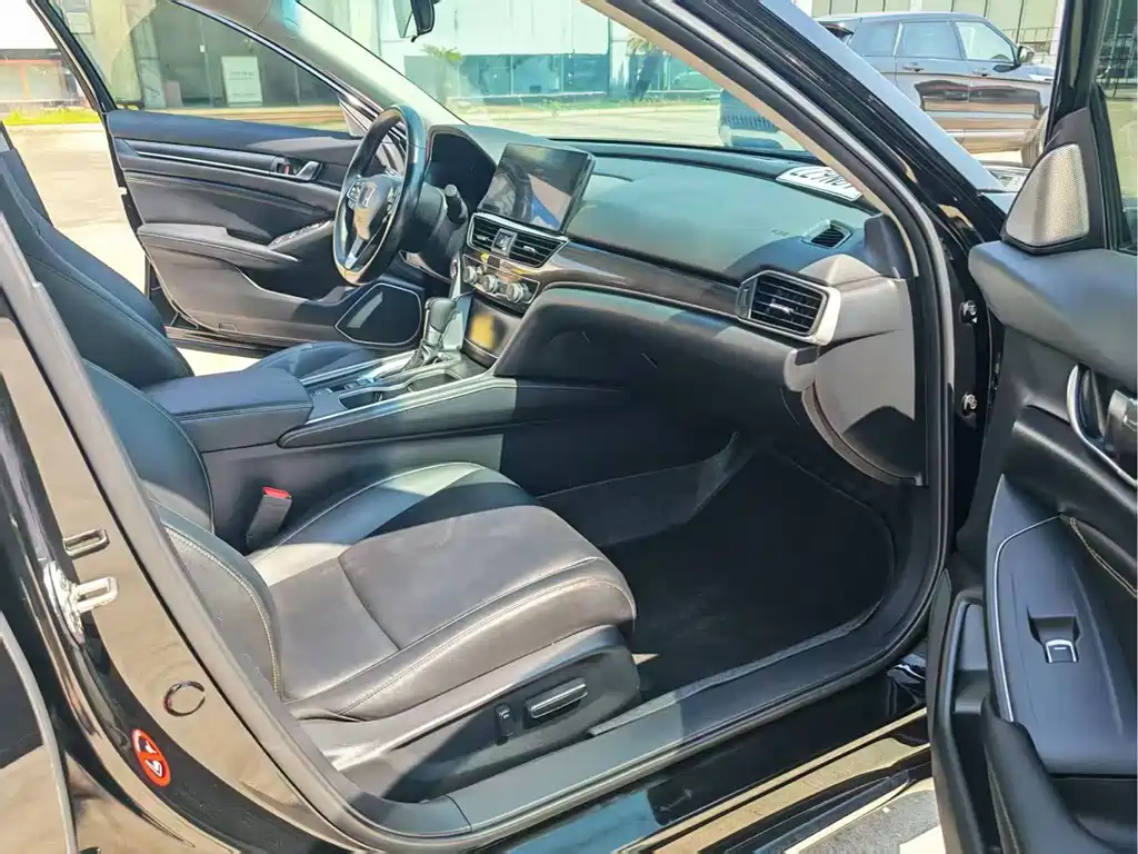 Honda Accord — фото 6