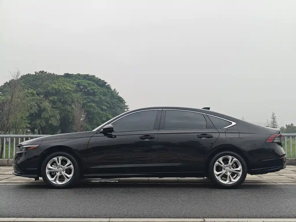Honda Accord — фото 4