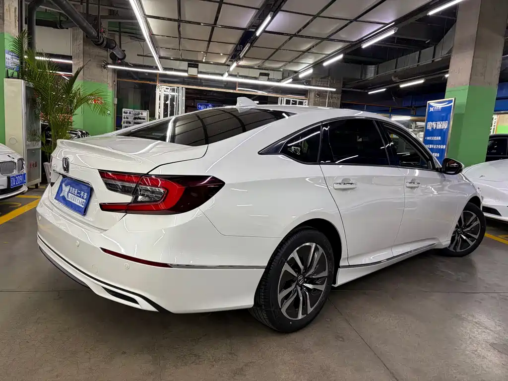 Honda Accord — фото 4
