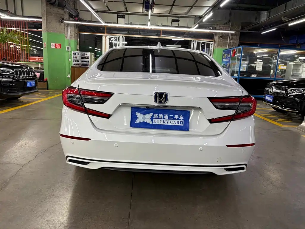 Honda Accord — фото 5