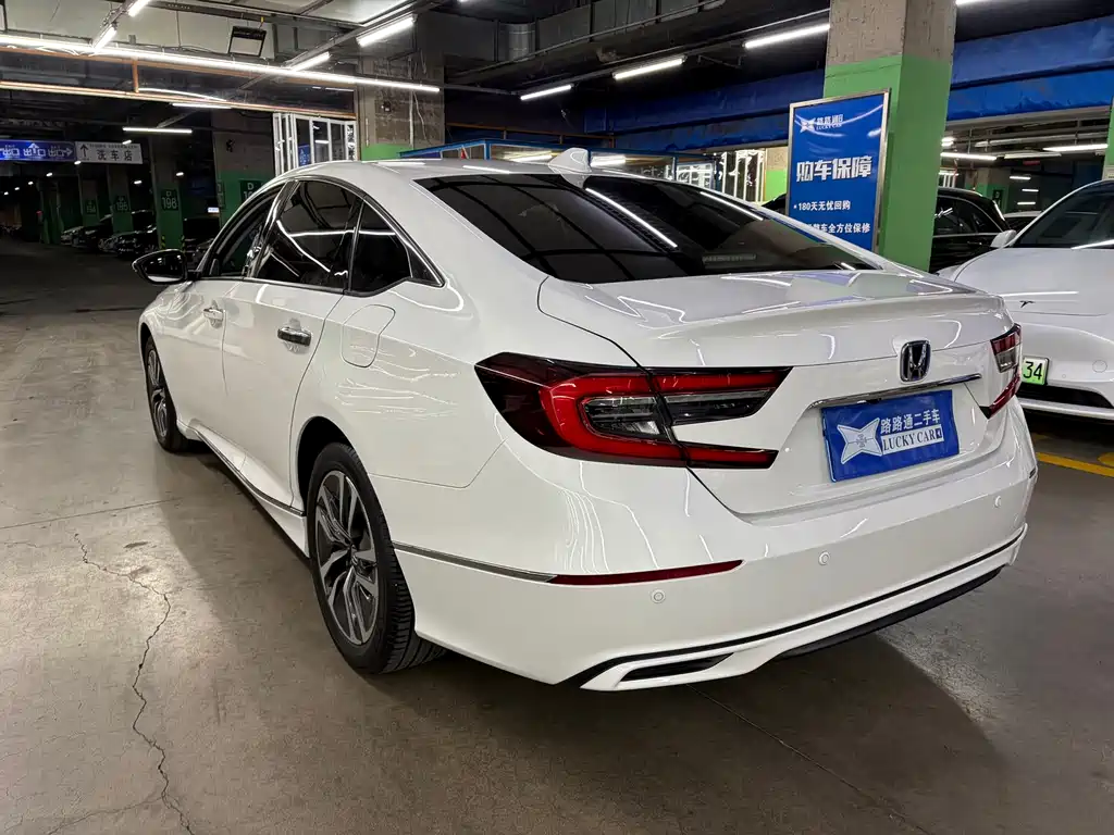 Honda Accord — фото 6